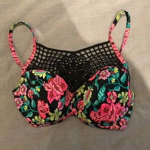 SHADE & SHORE swim top